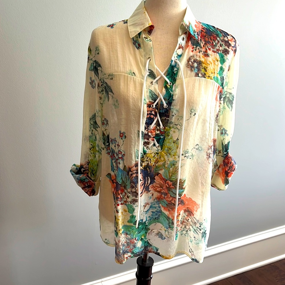 Floral blouse, M